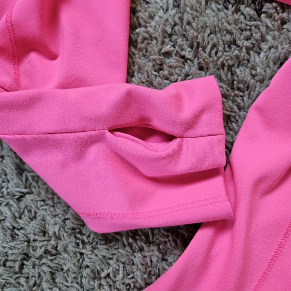 Form fitting exercise jacket w/thumb holes - Large - Picture 3 of 4